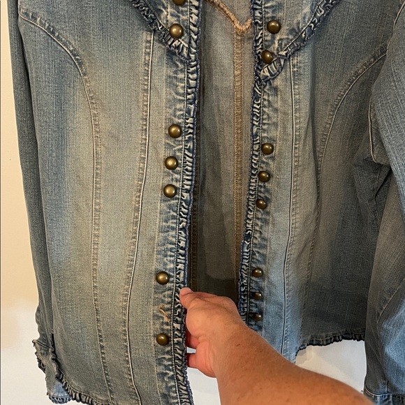 Wrangler Light Blue Jean Jacket with Brass Buttons - Picture 5 of 6